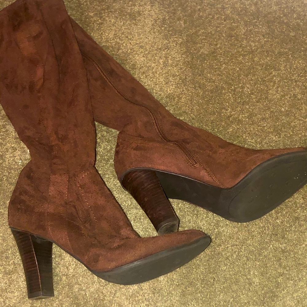 Women’s suede heeled boots